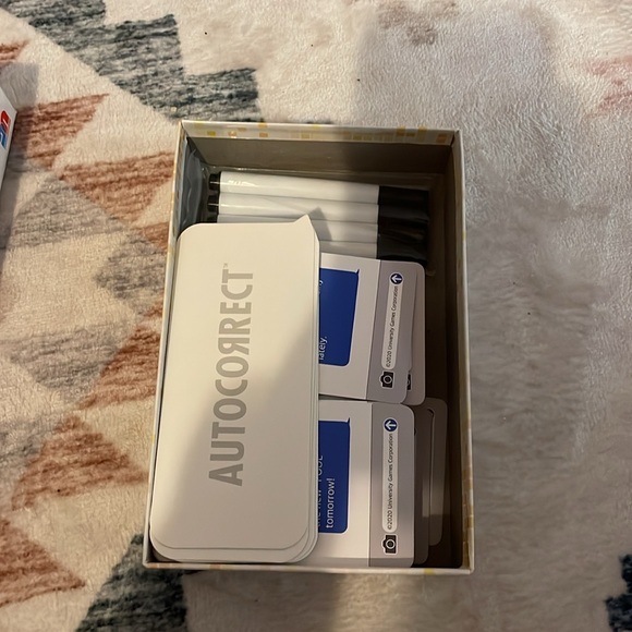 Bundle of 1000 Piece Horse Shaped Puzzle and Autocorrect Game - Picture 7 of 7